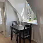 Cozy Apartment With Prime Location In Osterbro