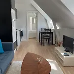 Cozy Apartment With Prime Location In Osterbro
